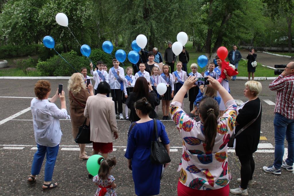 Последний звонок в 4 классе