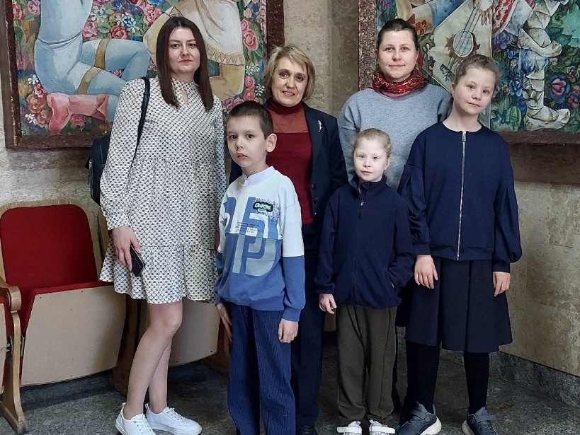 на выствке.